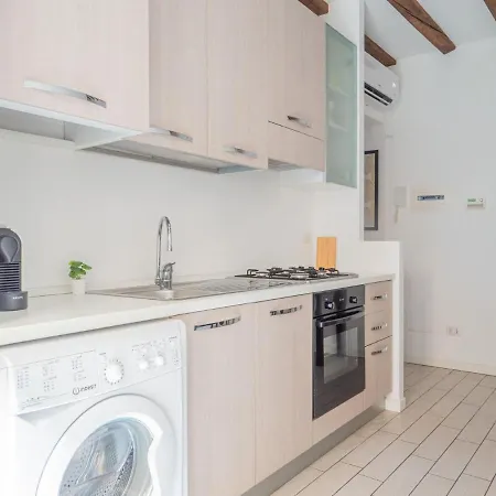 The Rent - Lovely One-bedroom In Porta Venezia * ميلان