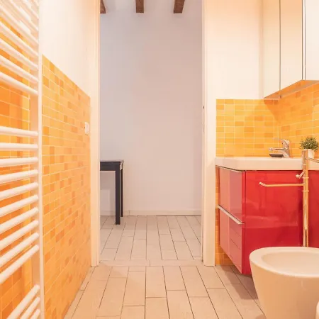 The Rent - Lovely One-bedroom In Porta Venezia شقة